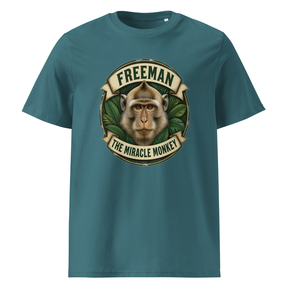 Freeman The Miracle Monkey t-shirt med abe i grønt badge i farven petroleumsblå, set forfra