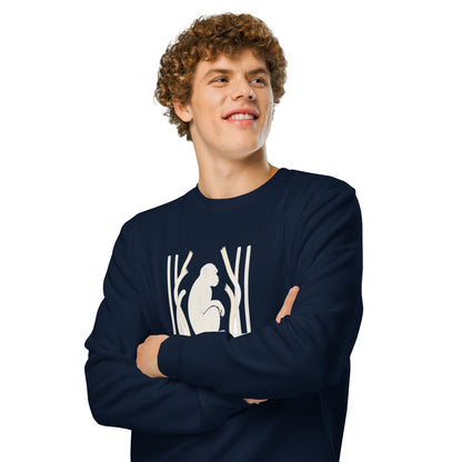 Sweatshirt med teksten Intet bur er stort nok og en abe bag tremmer i farven marineblå, båret af en ung mand